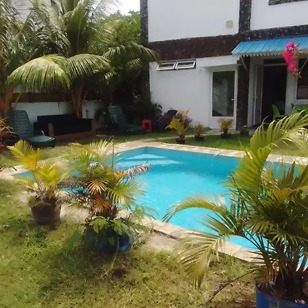 Villa Mon Repos With Charming Pool Near Sandy Beach